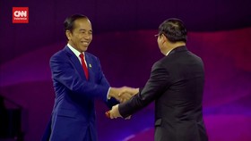 VIDEO: Momen Jokowi Serahkan Tongkat Keketuaan ASEAN ke Laos