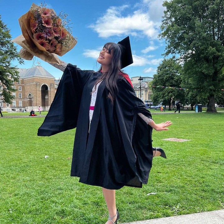 <p>Amanda lulus dari jurusan seni dan mendapatkan gelar Bachelor of Arts. Perempuan 20 tahun ini juga mendapatkan gelar kehormatan untuk desain grafis. (Foto: Instagram @amandacaesaa/ @partopatrio)</p>