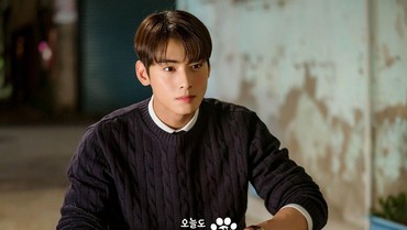 img-title Bintangi Drama Korea Terbaru, Cha Eun Woo Jadi Guru Matematika Ganteng