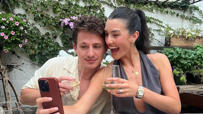 Charlie Puth dan Brooke Sansone