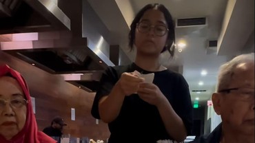img-title Cinta Kuya Jadi Pelayan di Amerika, Istri Uya Kuya: Anak Artis Harus Mandiri