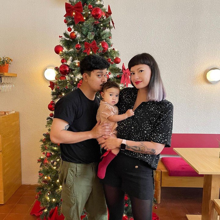 <p>Kini, kebahagiaan mereka semakin bertambah setelah dikaruniai seorang anak perempuan yang diberi nama Millicent Mae Bea Nainggolan yang lahir pada 20 Januari 2022. (Foto: Instagram@miss_adinda_mae)</p>