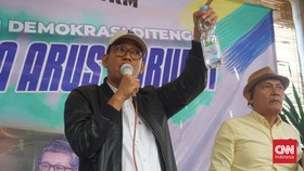 Refly Harun Kena Lempar Botol, Polisi Periksa 5 Anggota sebagai Saksi