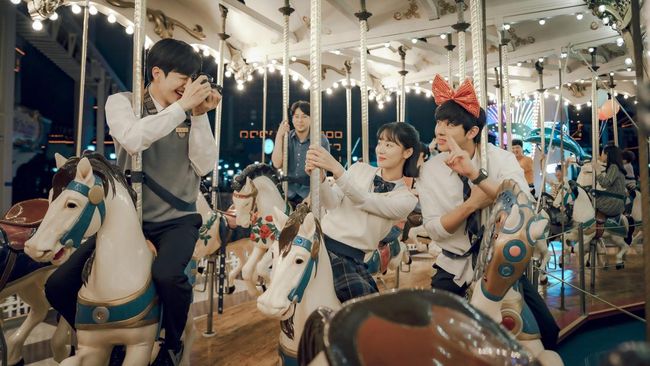 Sutradara Kim Jin-won blak-blakan soal tantangan dan tekanan yang dirasakan saat adaptasi Someday or One Day jadi A Time Called You.