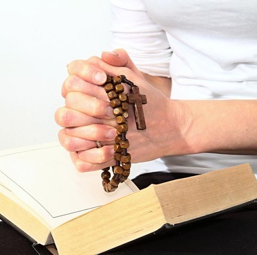 Doa Sebelum hingga Bangun Tidur yang Benar Menurut Kristen