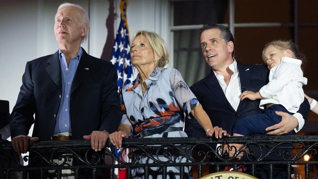Jaksa AS tengah mengajukan proses dakwaan terhadap Putra Presiden Joe Biden, Hunter Biden, terkait pelanggaran kepemilikan senjata api ke pengadilan federal.
