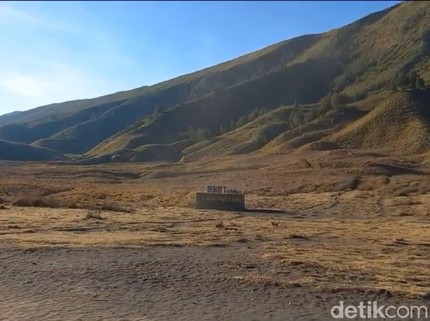 Fakta-fakta Kebakaran Bukit Teletubbies Bromo Akibat Flare Prewedding