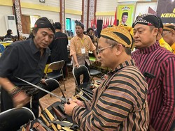 Kelakar Sarmuji soal Mitos Keris Bisa Bikin Caleg Menang