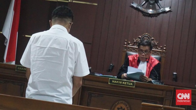 Budi Mulyana alias Omyang terbukti mencabuli 16 anak perempuan di Sleman. Dia divonis 16 tahun penjara, namun lolos dari hukuman kebiri kimia.