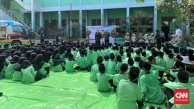 CT Arsa Gandeng Skrineer Ingatkan Bahaya Polusi ke Siswa Jakbar