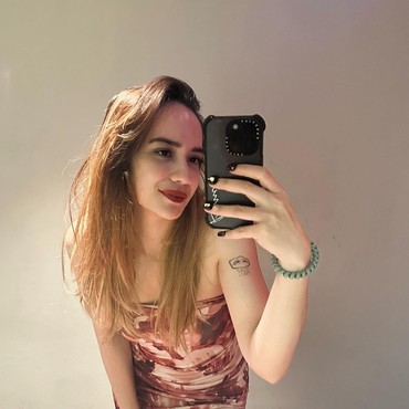 Inikah Sindiran Putri Anne usai Arya Saloka Umrah Sendirian?