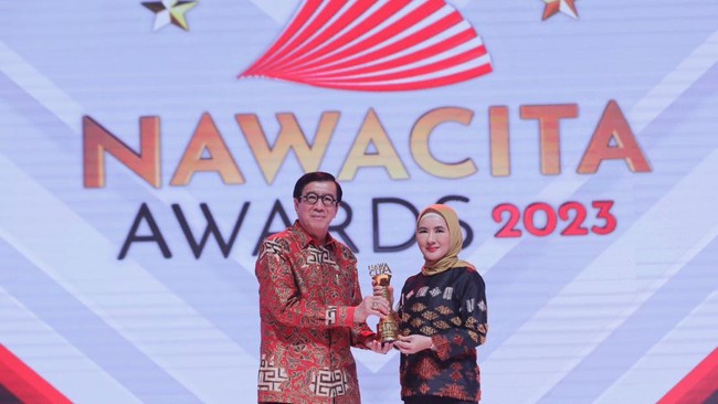 Nicke  dinilaisebagai inspirasi mewujudkan kemandirian nasional dengan membawa hasil produksi migas dari luar negeri untuk diolah di kilang Pertamina.