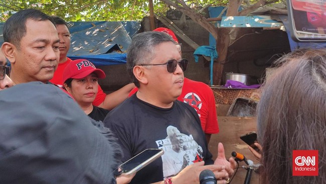 Sekjen PDIP Hasto Kristiyanto menilai aksi bacaleg partainya melabrak Rocky Gerung sebagai bentuk tuntutan nurani imbas hinaan untuk Presiden Jokowi.