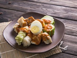 Kisah Orang Kaya Gabut Jualan Makanan, Donat Kampung hingga Siomay