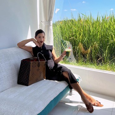 Jennifer Bachdim Pamer Testpack, Hamil Anak ke-5?