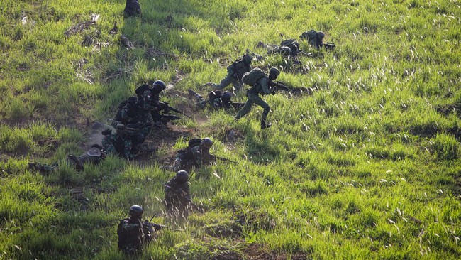 Satria Arta Kumbara, mantan Marinir TNI AL, meminta pulang ke Indonesia setelah bergabung dengan militer Rusia. Apa langkah pemerintah selanjutnya?