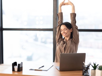 9 Jenis Olahraga yang Bisa Dilakukan di Kantor, Ringan Bisa Sambil Duduk
