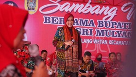 Sambang Warga Belang Wetan: Sri Mulyani Ajak Jajaran Beli Produk UMKM