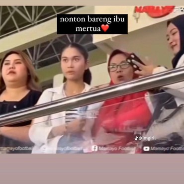 7 Potret Ekspresi Azizah Salsha Saat Detik-detik Pratama Arhan Cetak Gol
