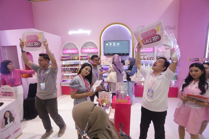 Ellips #ShineAllTheWay: Perkenalkan Ellips Hair Mist di ajang Makassar x Beauty 2023