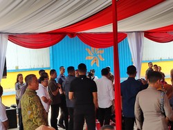 Jokowi Tinjau Gudang Bulog Sunter Timur II Kelapa Gading di Jakut