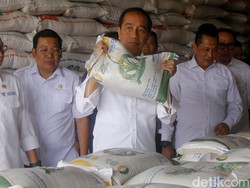 Kala Jokowi Buka Suara soal Heboh Bansos Disebar Jelang Pemilu