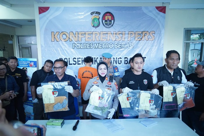 Polisi merilis kasus Nando bunuh istrinya di Bekasi