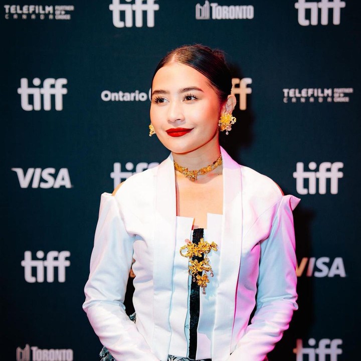 <p>Prilly Latuconsina kembali membuat netizen dan para penggemarnya takjub, Bunda. Ini karena film terbarunya yang berjudul<em> Budi Pekerti</em> tayang dalam sebuah festival film internasional.(Foto: Instagram @prillylatuconsina96)<br /><br /><br /></p>