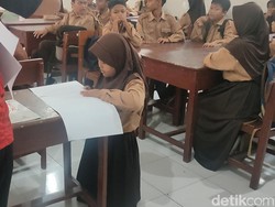 Semangat Sherly Kejar Cita-cita Meski Kehilangan Dua Kaki
