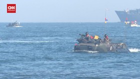 VIDEO: Momen Operasi Amfibi Ke Pantai Banongan Situbondo