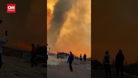 VIDEO: Penampakan Fenomena Tornado Api di Gunung Bromo