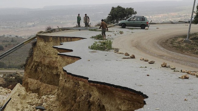 Libya menjadi sorotan usai banjir bandang menerjang sejumlah wilayah itu dan menyebabkan sekitar 2.000 orang tewas.