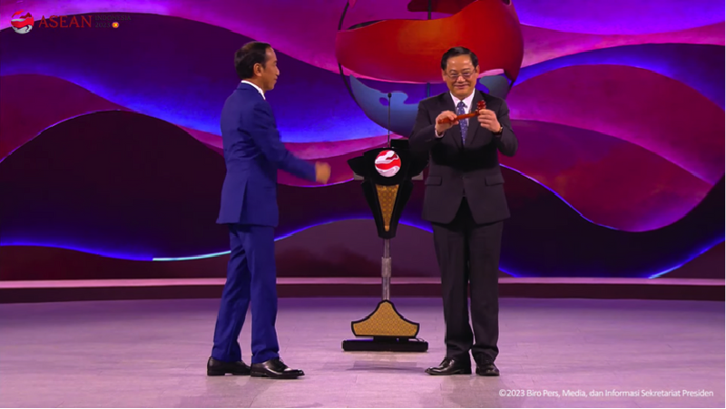 Laos akan menjadi ketua ASEAN pada 2024 mendatang setelah menerima "tongkat estafet" keketuaan ASEAN dari Indonesia.