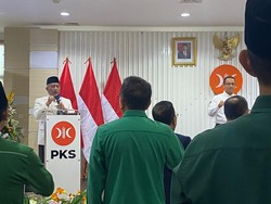 Sambut PKB, Syaikhu Pimpin Kader PKS Nyanyikan Yaa Lal Wathan