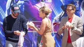 Pesta Nikah Chris Evans dan Alba Baptista Diramaikan 'Avengers'