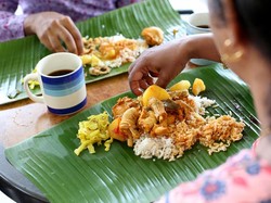 Daun Pisang buat Bungkus Makanan, Efektif Gantikan Aluminium Foil?