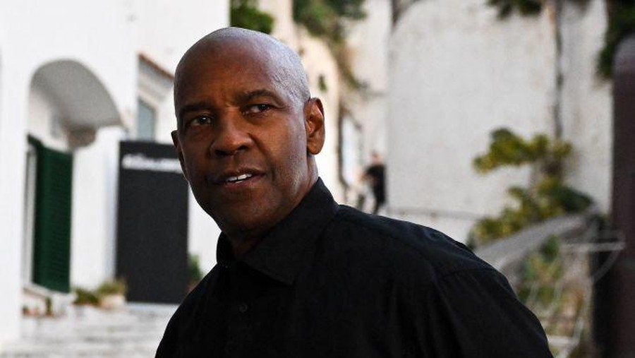 US actor Denzel Washington attends a photocall on the set of the film 