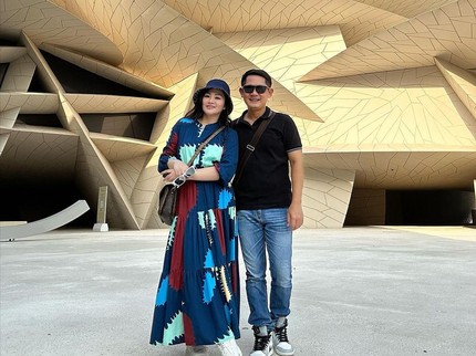LDR, Ini 7 Potret Fitri Carlina Lepas Rindu dengan Suami Pilot di Qatar