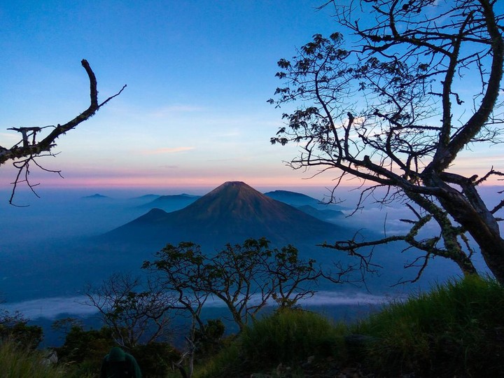 Fakta Menarik tentang Gunung di Indonesia
