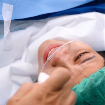 7 Potret Air Mata Hanum Mega Berjuang Lahirkan Anak Kedua Tanpa Suami