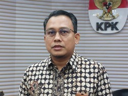 KPK Sita Bukti Transfer-Dokumen Saat Geledah Kantor Setjen DPR