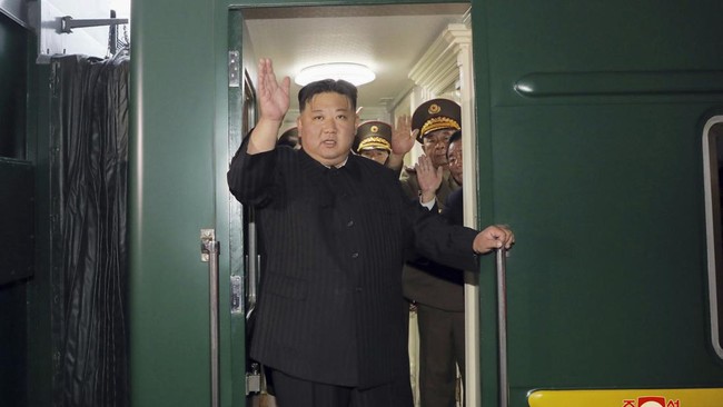 Pemimpin Korea Utara Kim Jong Un menggunakan kereta khusus untuk berkunjung ke negara sekutunya, Rusia.
