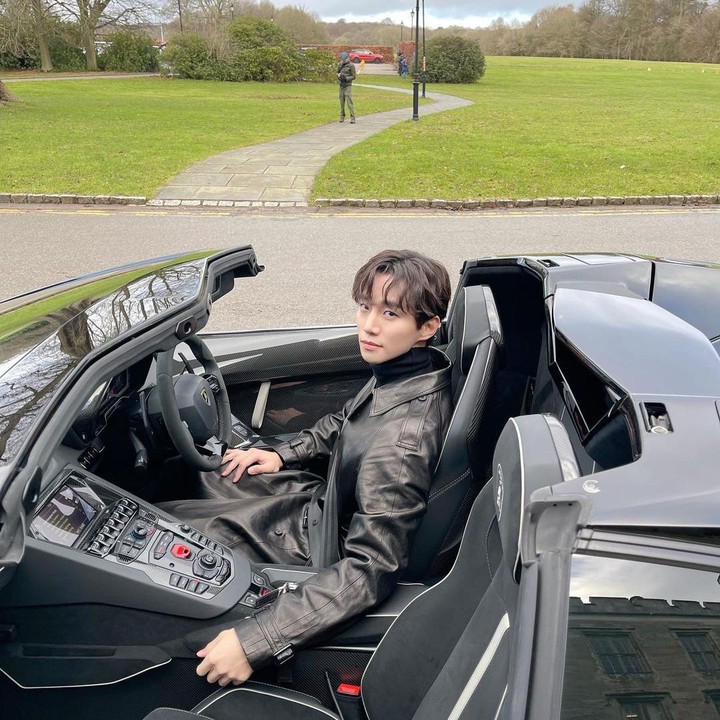 <p>Melalui kolom komentar, tak sedikit dari para netizen yang mengaku tak sabar ingin bertemu dengan Lee Junho. "<em>Wohoooo see you soon in Jakartaaaa</em>," kata akun @dis****. (Foto: Instagram @le2jh)<br /><br /><br /></p>