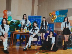 Lirik lagu Good Day (Special Daileee) - Weeekly