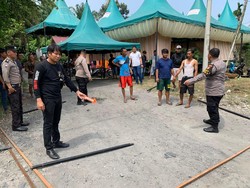 4 Warga Rohil Tewas Tersengat Listrik saat Pindahkan Tenda Akikah, 1 Kritis