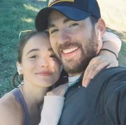 Selamat! Alba Baptista dan Chris Evans Sambut Kelahiran Anak Pertamanya