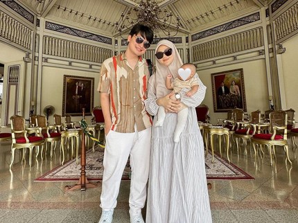 7 Potret Anak Alvin Faiz dan Henny Rahman yang Wajahnya Sudah Tak Dirahasiakan Lagi