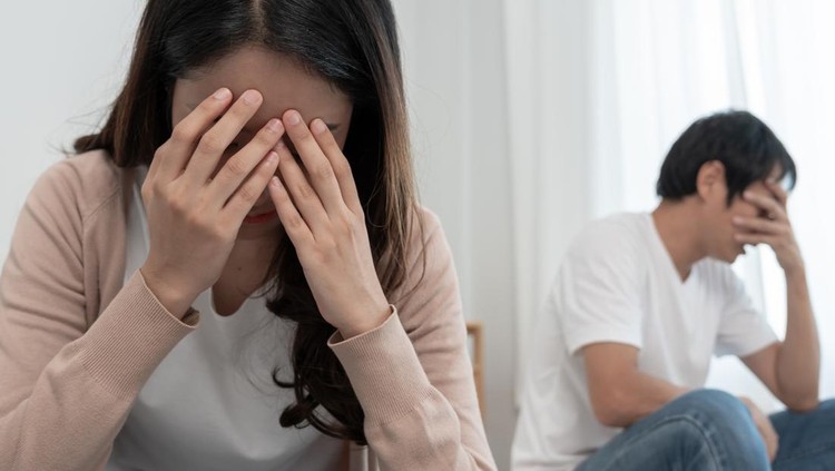 1516877906 Divorce. Asian couples are desperate and disappointed after marriage. Husband and wife are sad, upset and frustrated after quarrels. distrust, love problems, betrayals. family problem, teenage love