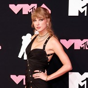 5 Busana Terbaik di MTV Video Music Awards 2023, Ada Gaun 150 Ribu Swarovski!
