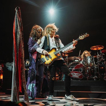 Pita Suara Steven Tyler Berdarah & Rusak, Bagaimana Nasib Aerosmith?